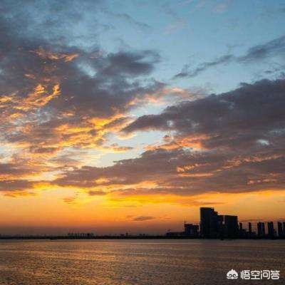 悲壮激昂的背景音乐有哪些_抖音上一首很悲壮的背景纯音乐，开头有点像哼唱