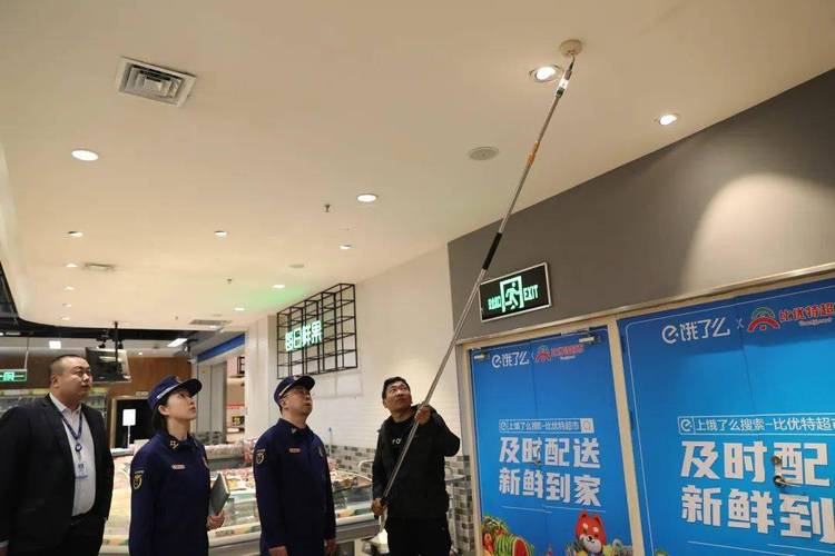 商场广播室实景图集：一窥现代商业空间的声控中心